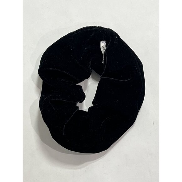 Atelier Des Femmes Velvet Scrunchie in Black